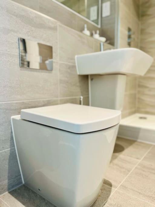 Stunning One Bedroom Apartment In Old Trafford Manchester Exteriör bild